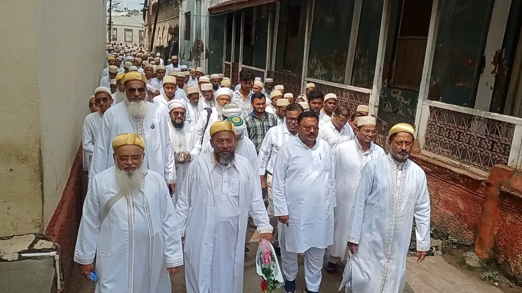 बुरहानपुर में दाऊदी बोहरा समाज ने निकाला ईद मिलादुन्नबी का जुलूस | New India Times