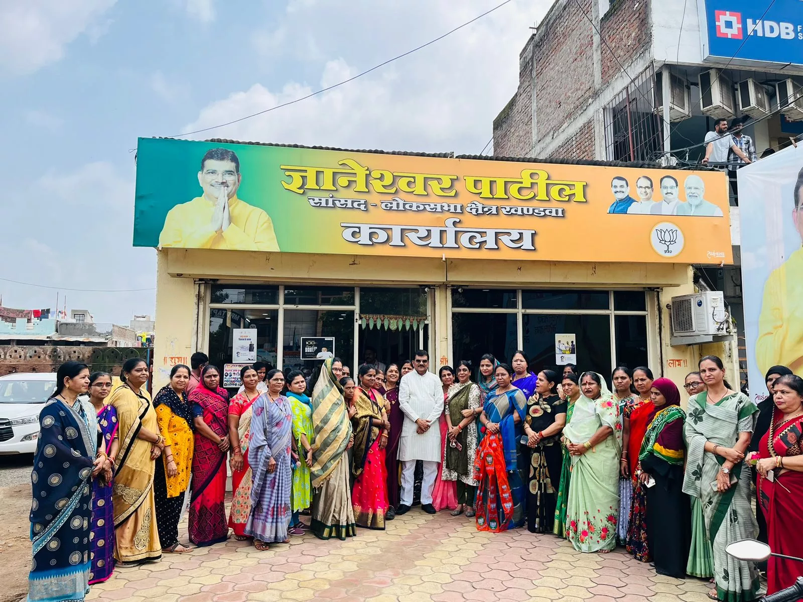 भाजपा महिला मोर्चा ने सांसद ज्ञानेश्वर पाटिल का किया अभिनंदन। भाजपा सरकार ने महिला सशक्तिकरण को हमेशा प्राथमिकता दी: ज्ञानेश्वर पाटिल | New India Times