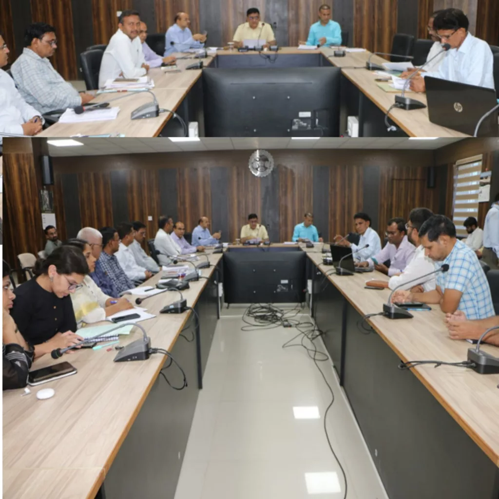 कलेक्टर ने लंबित पत्रों एवं सीएम हेल्प लाइन के प्रकरणों की विभागवार की समीक्षा 2 कलेक्टर ने लंबित पत्रों एवं सीएम हेल्प लाइन के प्रकरणों की विभागवार की समीक्षा | New India Times