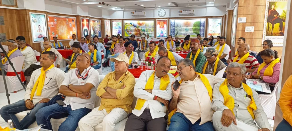 सकारात्मक परिवर्तन के लिए जागरूक मीडिया विषय सेमिनार हुआ आयोजित।<br>सकारात्मकता ही समाधान परख मीडिया का आधार है: बीके सुशांत | New India Times