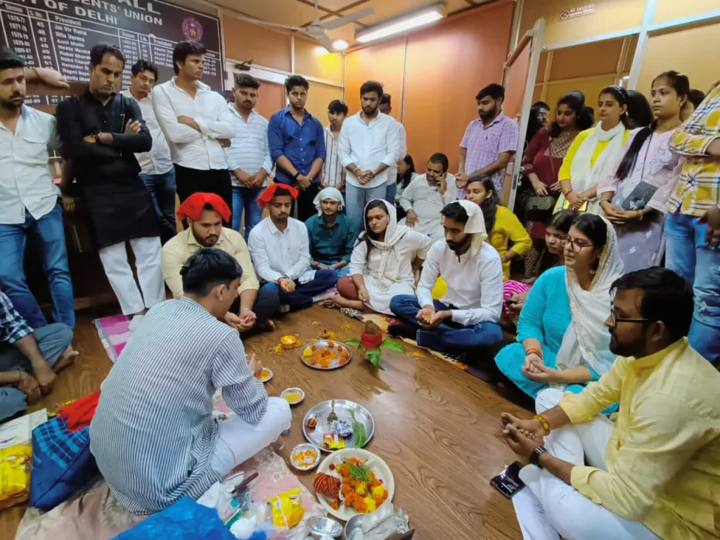 अभाविप नेतृत्व वाले नवनिर्वाचित डूसू पदाधिकारियों ने अपने मेनिफेस्ट्रो पर कार्य प्रारम्भ करने पर जताई प्रतिबद्धता | New India Times