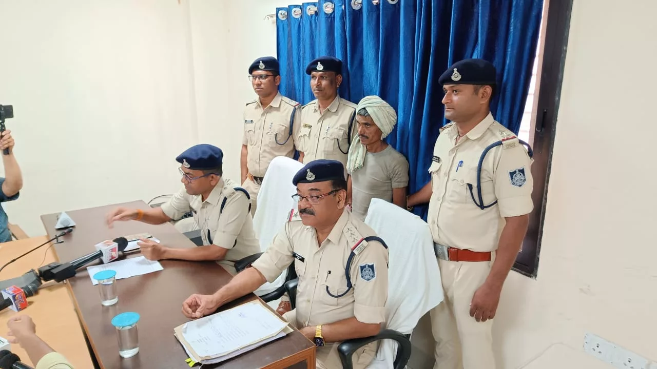 शाहपुर पुलिस ने 15 लाख रुपए कीमत के 1118 गांजे के पौधे (230 किलो) किए जप्त | New India Times