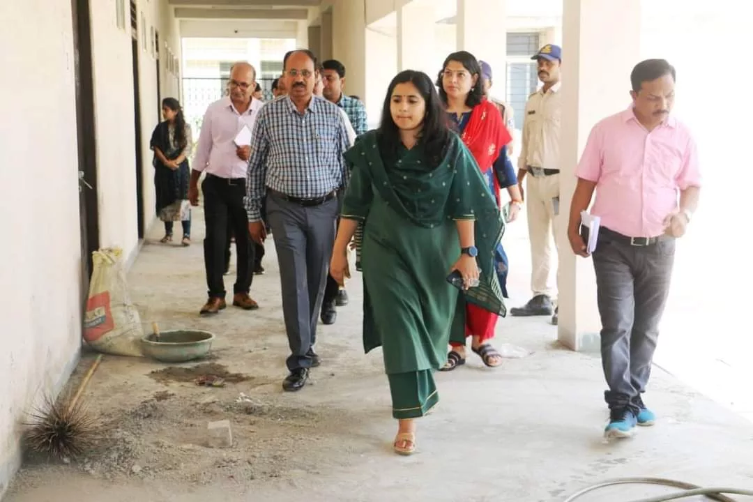 बुरहानपुर कलेक्टर भव्या मित्तल ने विधानसभा आम चुनाव 2023 की तैयारी का लिया जायज़ा | New India Times