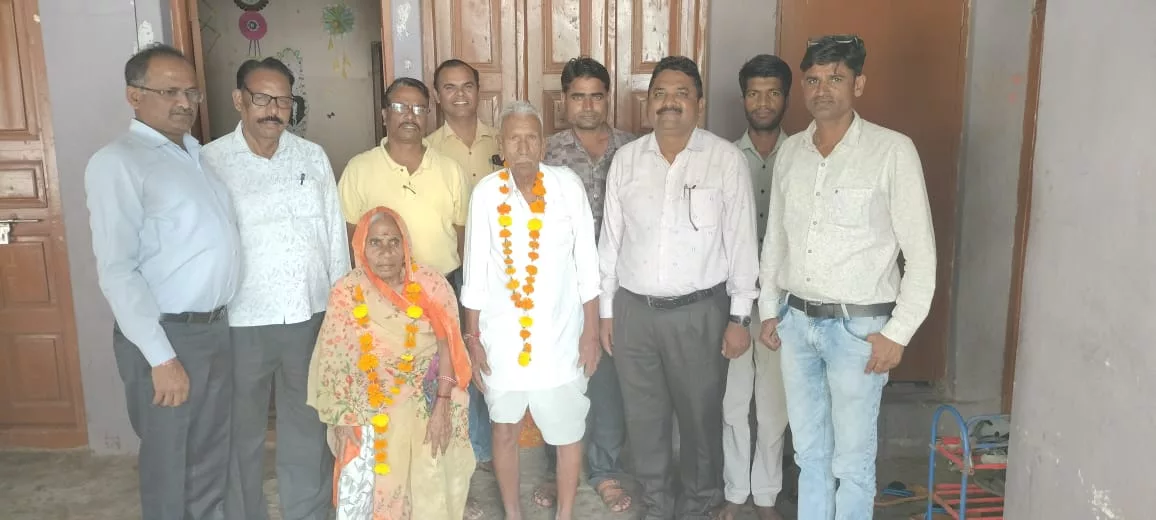 प्रदेश भर में 80 वर्ष से अधिक आयु के वोटर्स का किया जा रहा है सम्मान | New India Times