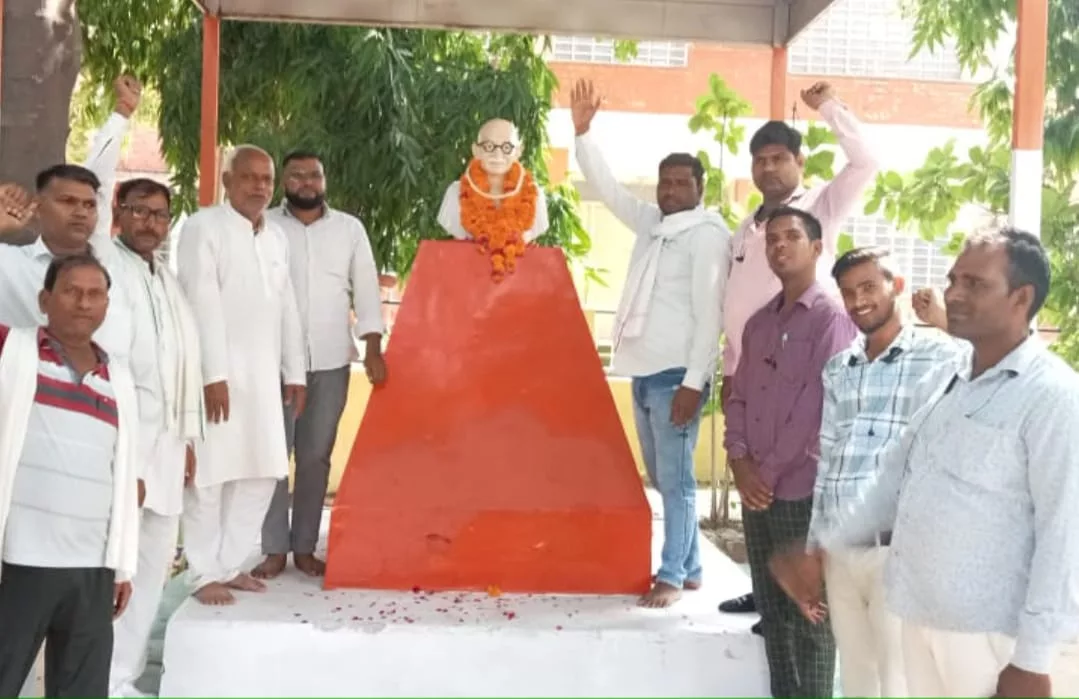 प्रदेश महासचिव युवा कांग्रेस के रविंद्र कुमार मौर्य के द्वारा मनाई गई महात्मा गांधी की जयंती | New India Times