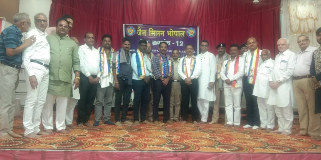 जैन मंदिर में हुई 35 लाख की चोरी का त्वरित खुलासा करने पर जैन समाज ने पुलिस अधिकारियों का किया सम्मान 2 जैन मंदिर में हुई 35 लाख की चोरी का त्वरित खुलासा करने पर जैन समाज ने पुलिस अधिकारियों का किया सम्मान | New India Times