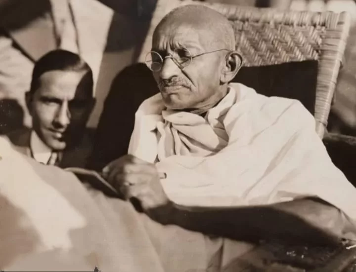 विधि सेवा समिति ने निकाली रैली, कोर्ट में किया श्रमदान, गांधी और शास्त्री जी को किया गया नमन, बच्चों ने बापू को दिल से किया याद 2 विधि सेवा समिति ने निकाली रैली, कोर्ट में किया श्रमदान, गांधी और शास्त्री जी को किया गया नमन, बच्चों ने बापू को दिल से किया याद | New India Times