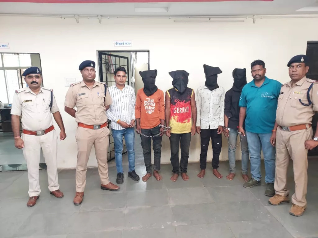 निंबोला पुलिस ने लूट के चार आरोपियों को किया गिरफ्तार 2 निंबोला पुलिस ने लूट के चार आरोपियों को किया गिरफ्तार | New India Times