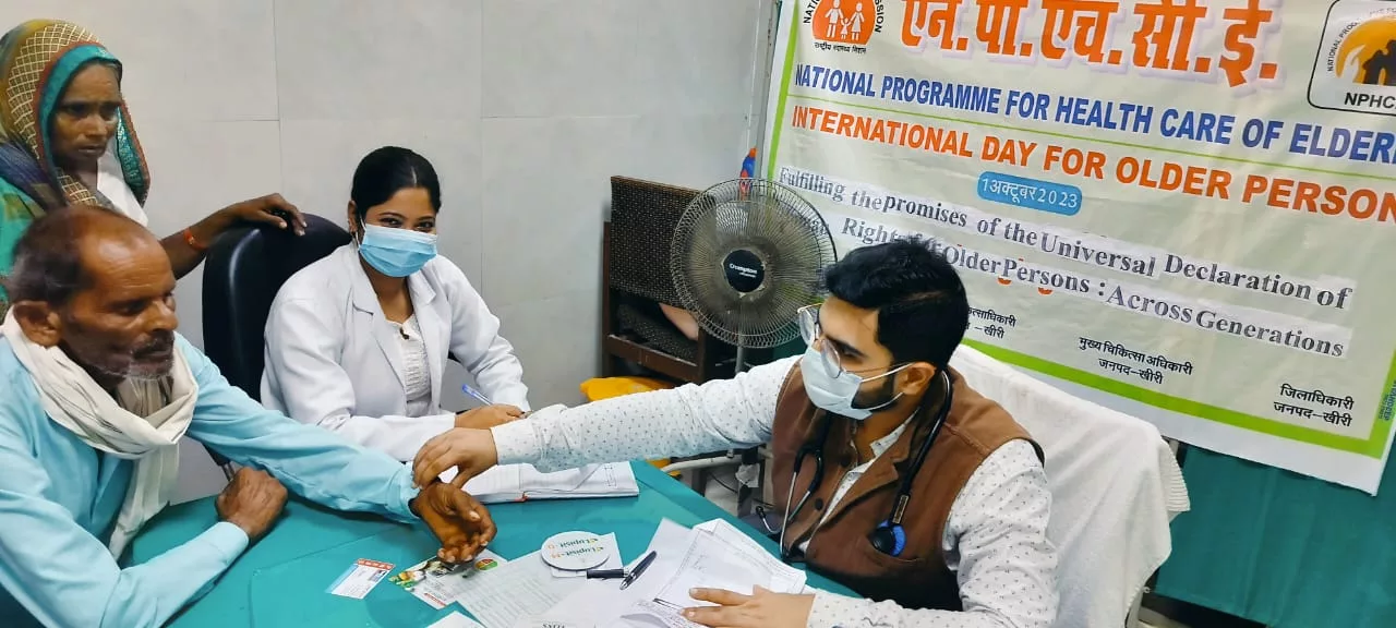 बुजुर्गों की देखभाल के लिए जिला पुरुष चिकित्सालय में लगा प्ररीक्षण शिविर, देखे गए 81 मरीज | New India Times