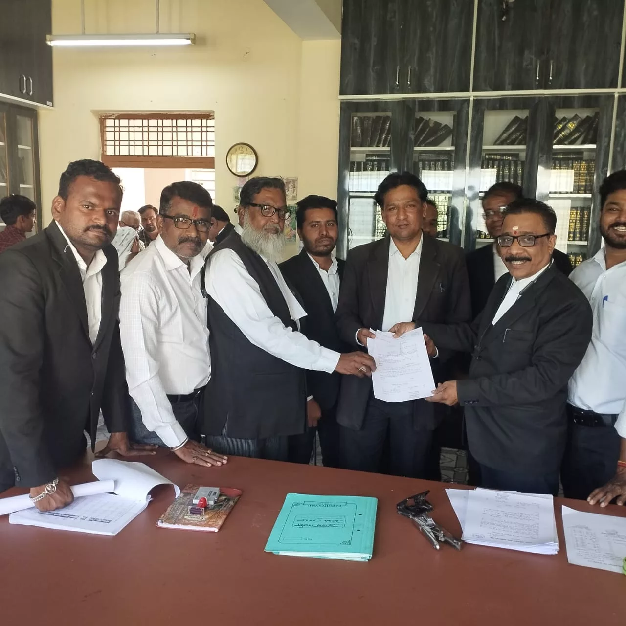 जिला अधिवक्ता संघ बुरहानपुर के निर्वाचन में अंतिम तिथि को 14 पद के लिए 24 नामांकन हुए प्राप्त | New India Times