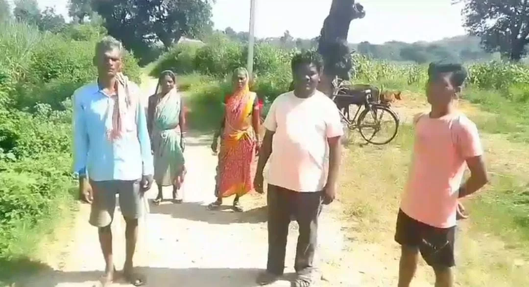 शासकीय राशि का गबन व भ्रष्टाचार की जिला पंचायत सीईओ से की शिकायत | New India Times