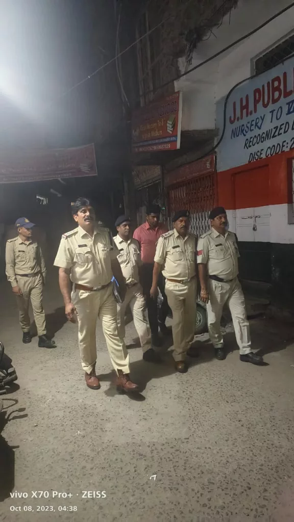 कॉम्बिंग गश्त दौरान 488 स्थाई वारंटी व 279 गिरफ्तारी वारंटी समेत कुल 767 आरोपी किए गए गिरफ्तार 3 कॉम्बिंग गश्त दौरान 488 स्थाई वारंटी व 279 गिरफ्तारी वारंटी समेत कुल 767 आरोपी किए गए गिरफ्तार | New India Times