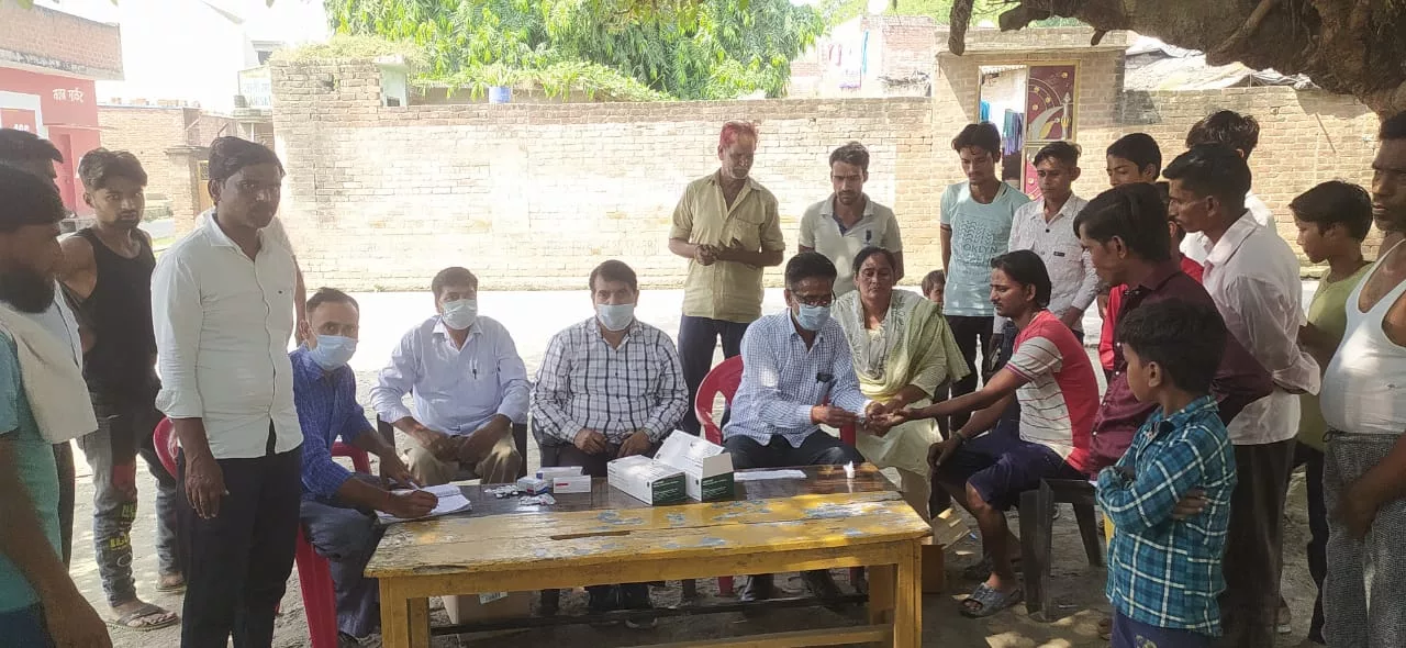 बुखार के केस की सूचना पर स्वास्थ्य विभाग ने लगाया कैंप, देखे गए 115 मरीज़ | New India Times