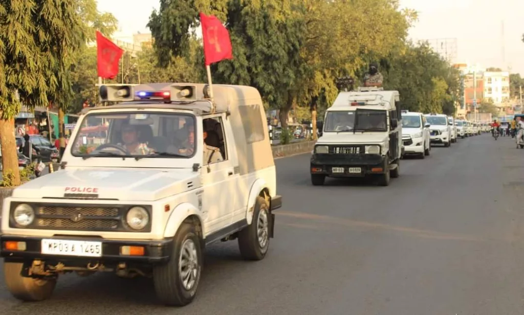 विधानसभा चुनाव शांतिपूर्ण रुप से संपन्न कराने एवं सुरक्षा व्यवस्था के मद्देनज़र भोपाल पुलिस कमिश्नरेट द्वारा निकाला गया व्यापक स्तर पर फ्लैग मार्च 5 विधानसभा चुनाव शांतिपूर्ण रुप से संपन्न कराने एवं सुरक्षा व्यवस्था के मद्देनज़र भोपाल पुलिस कमिश्नरेट द्वारा निकाला गया व्यापक स्तर पर फ्लैग मार्च | New India Times