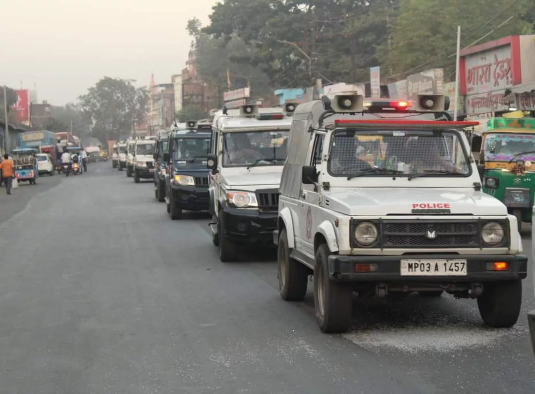 विधानसभा चुनाव शांतिपूर्ण रुप से संपन्न कराने एवं सुरक्षा व्यवस्था के मद्देनज़र भोपाल पुलिस कमिश्नरेट द्वारा निकाला गया व्यापक स्तर पर फ्लैग मार्च | New India Times