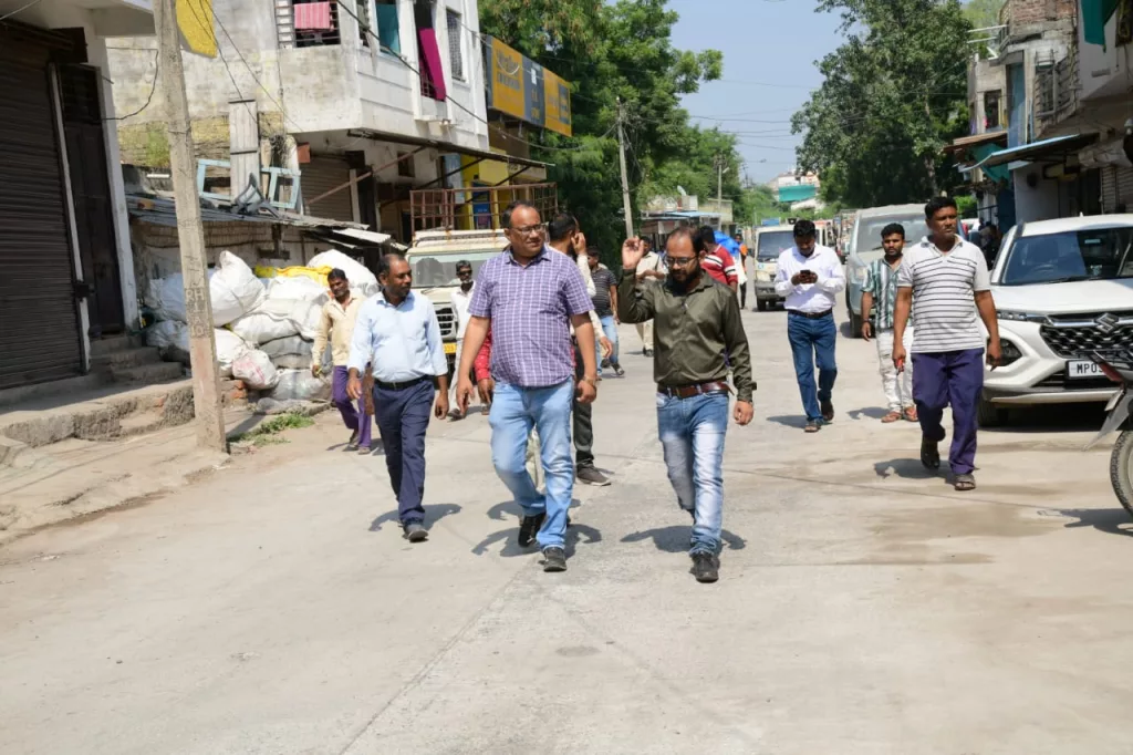 आचार संहिता लगते ही नगर परिषद मेघनगर ने हटाए पोस्टर, बैनर, झंडे | New India Times