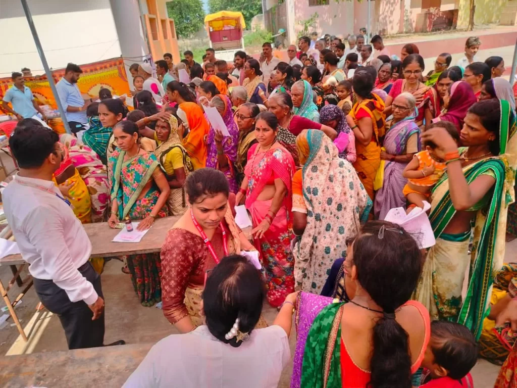 स्वास्थ सेवा में पिछड़ गया महाराष्ट्र: नेताओं का काम जीरो पर प्रचार में हिरो: ग्रामीण इलाकों में जारी है आयुष्मान भव: यावल के कैंप में उमड़ी भीड़ चार हजार मरीजों की जांच | New India Times