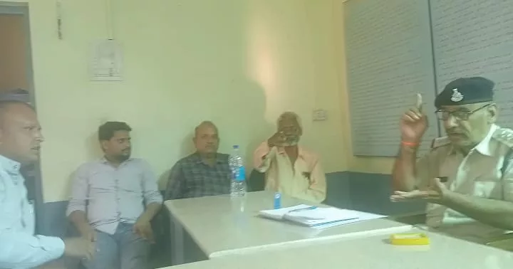 नवागत दमुआ पुलिस अधिकारी ने पत्रकारों से की भेंट | New India Times