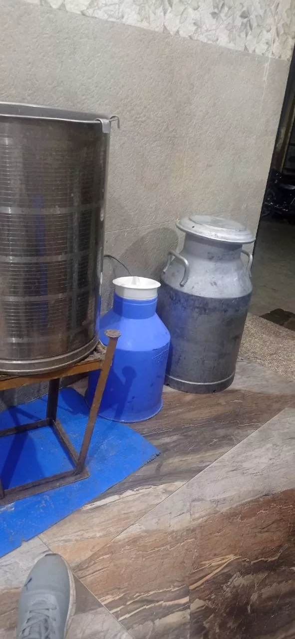 दस-बीस रुपये का दूध व सौ-पचास रुपयों का गुटखा खरीदने वालों को अपने खर्च पर ध्यान देने की है जरूरत | New India Times