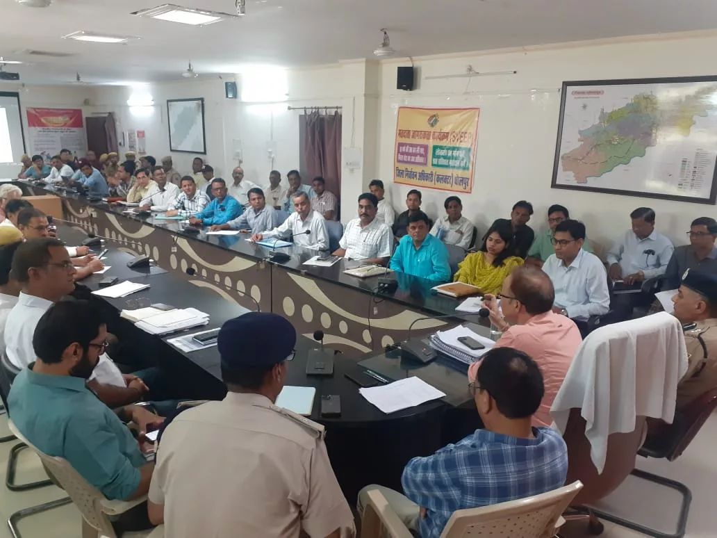 एमसीएमसी प्रकोष्ठ की पेड न्यूज पर रहेगी पैनी नज़र, जिला निर्वाचन अधिकारी ने गठित की मीडिया सर्टिफिकेशन एण्ड मॉनिटरिंग कमेटी | New India Times