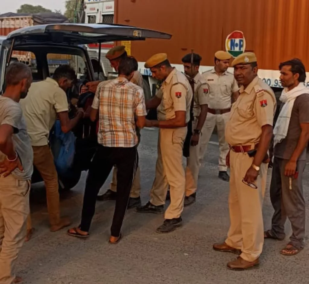 राजस्थान में आगामी विधानसभा चुनाव के मद्देनज़र जिले में भी पुलिस एवं प्रशासन पूरी तरह आ गया है अलर्ट मोड पर 2 राजस्थान में आगामी विधानसभा चुनाव के मद्देनज़र जिले में भी पुलिस एवं प्रशासन पूरी तरह आ गया है अलर्ट मोड पर | New India Times