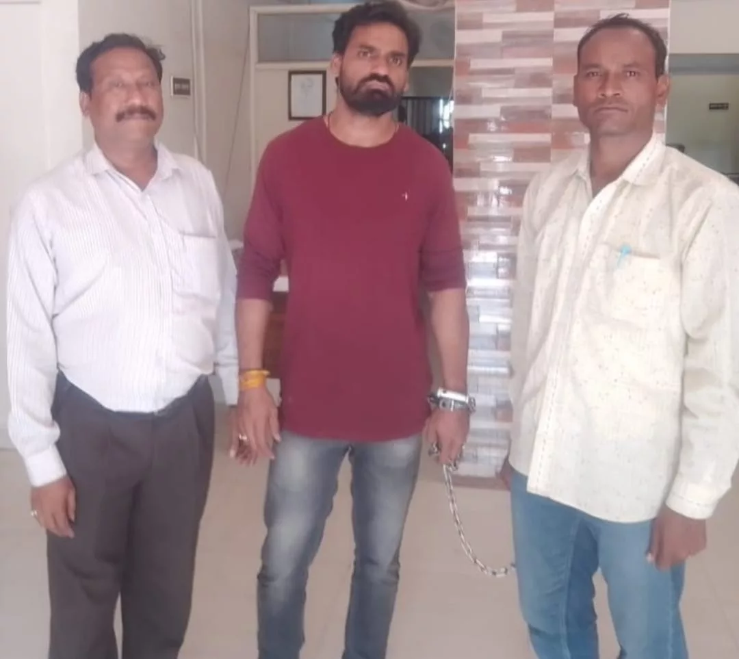 स्पेशल टीम ने चार वर्ष पुराने प्रकरण में स्थाई वारंटी को इन्दौर के खजराना से किया गिरफ्तार | New India Times