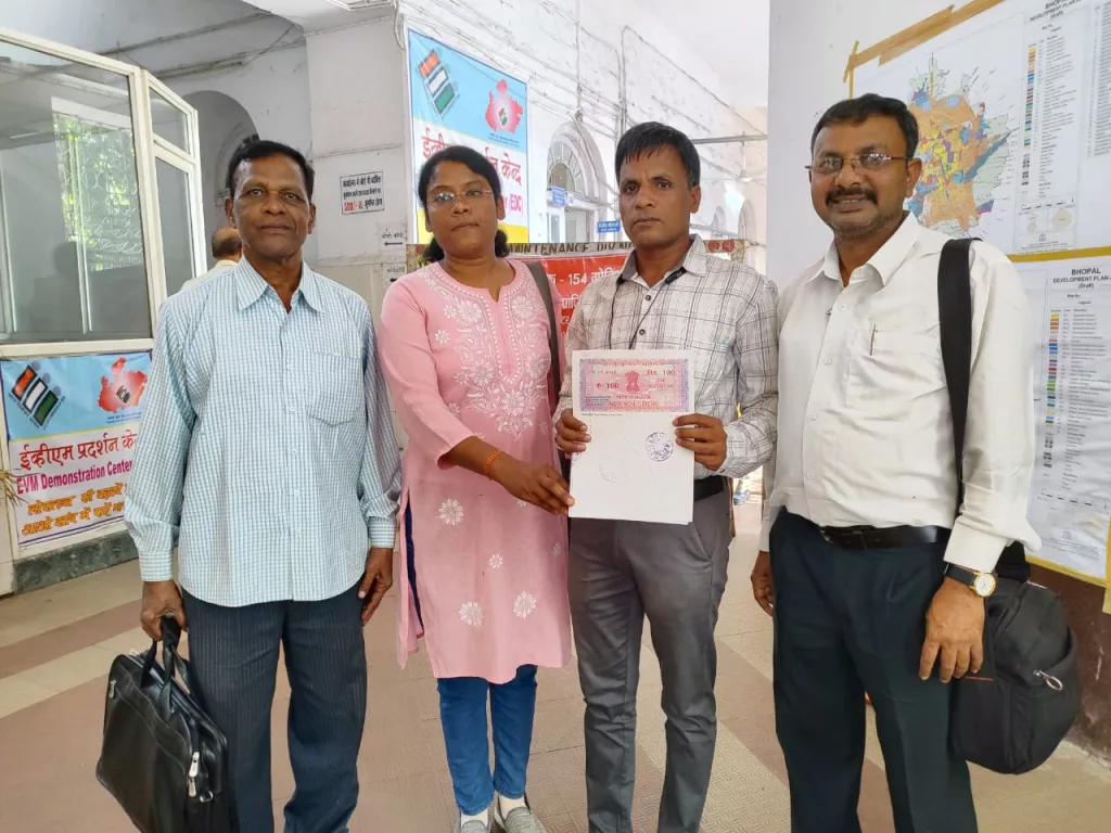 क्रांतिकारी पार्टी एस यू सी आई कम्युनिस्ट प्रत्याशी कामरेड विनोद लाेगारिया ने गोविंदपुरा विधानसभा क्षेत्र से किया नामांकन दाखिल | New India Times