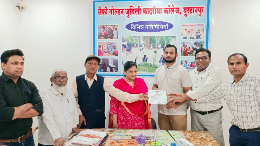 क़ादरिया कॉलेज, बुरहानपुर के शेख समीर ने इंदौर में आयोजित संभाग स्तरीय कुश्ती प्रतियोगिता में अर्जित किया दूसरा स्थान | New India Times