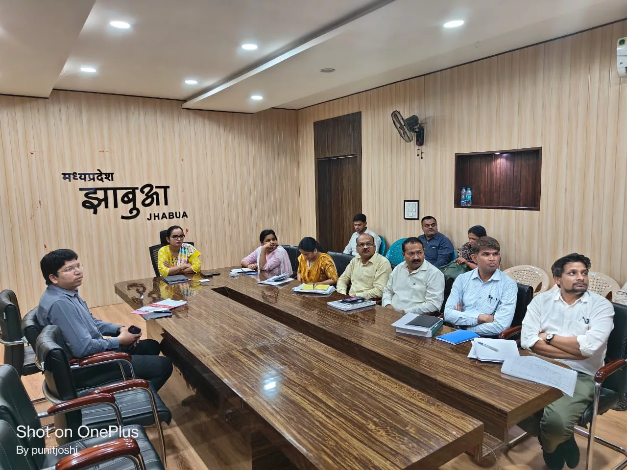 उप मुख्य निर्वाचन पदाधिकारी भोपाल द्वारा पोस्टल बैलेट एवं एम.सी.सी. के सम्बन्ध में ली गई वीडियो कान्फ्रेसिंग | New India Times