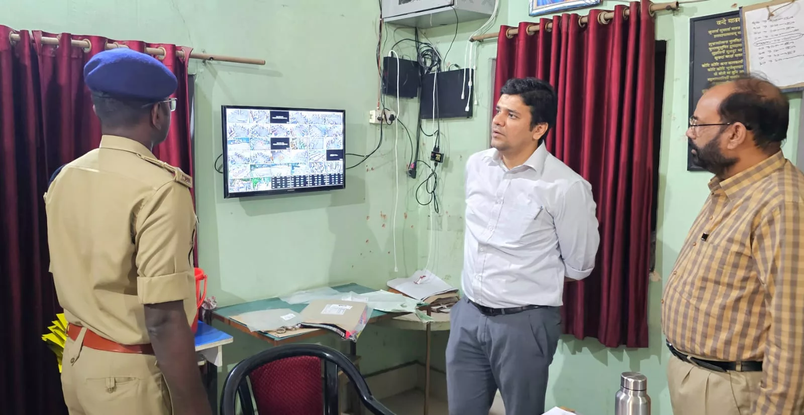 प्रारम्भिक अर्हता परीक्षा-2023 के दृष्टिगत जिलाधिकारी एवं वरिष्ठ पुलिस अधीक्षक ने परीक्षा केंद्रों का किया निरीक्षण | New India Times