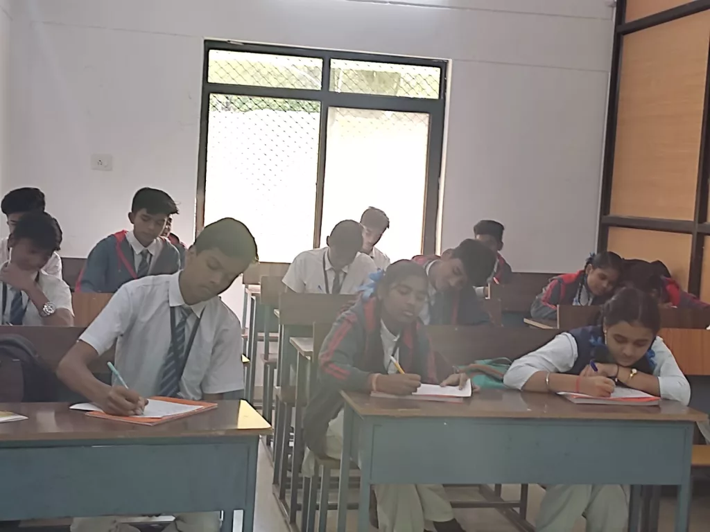 रेलवे स्कूल न्यू यार्ड इटारसी में डिबेट/निबंध प्रतियोगिता का किया गया आयोजन | New India Times