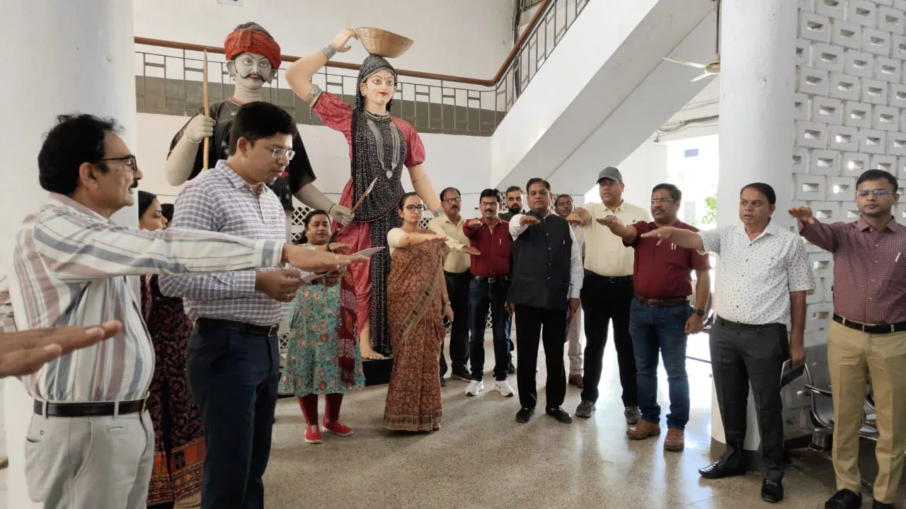 झाबुआ कलेक्टर कार्यालय में मनाया गया राष्ट्रीय एकता दिवस | New India Times