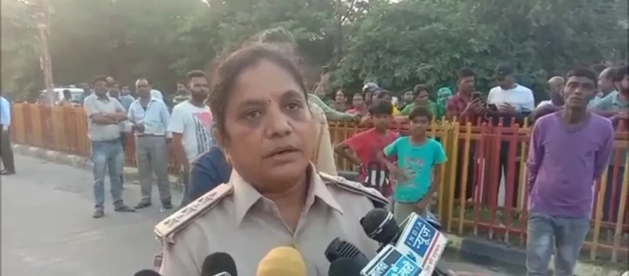 उज्जैन में सतना की नाबालिग बच्ची से दुष्कर्म के आरोपी आटो चालक के मकान पर चला बुलडोजर | New India Times