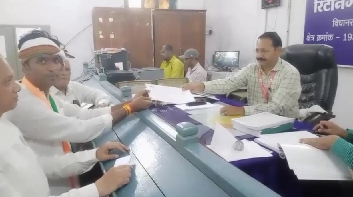 कांग्रेस प्रत्याशी डॉ विक्रांत भूरिया की नामांकन रैली में हजारों लोगों ने की शिरकत | New India Times