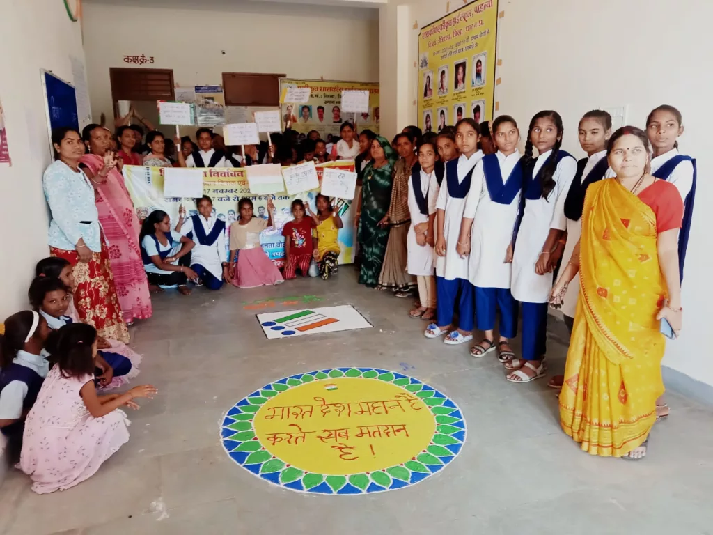 स्वीप अभियान के तहत रैली, शपथ, रंगोली व मेहन्दी प्रतियोगिता की गई आयोजित | New India Times