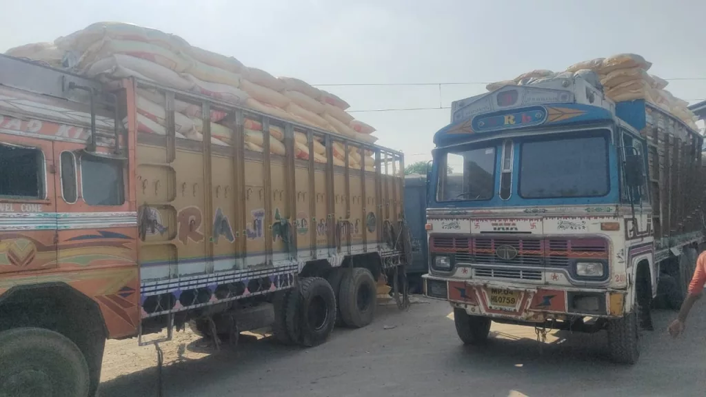 रेलवे के ज़रिये माल यातायात को बढ़ावा देने के लिए छोटे एवं बड़े व्यापारियों से संपर्क कर अधिकाधिक माल का परिवहन करने के लिए किया जा रहा है प्रेरित | New India Times