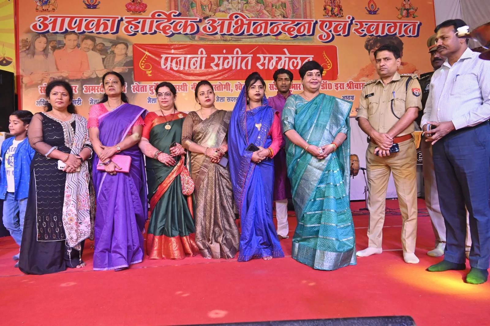 रामलीला के सांस्कृतिक मंच पर मंगलवार की रात पंजाबी संगीत सम्मेलन में हुआ जोरदार धमाल | New India Times