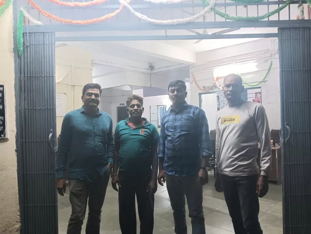 स्पेशल टीम ने थाना निंबोला के पांच वर्ष पुराने प्रकरण में स्थाई वारंटी को नर्मदापुरम (होशंगाबाद) से किया गिरफ्तार | New India Times