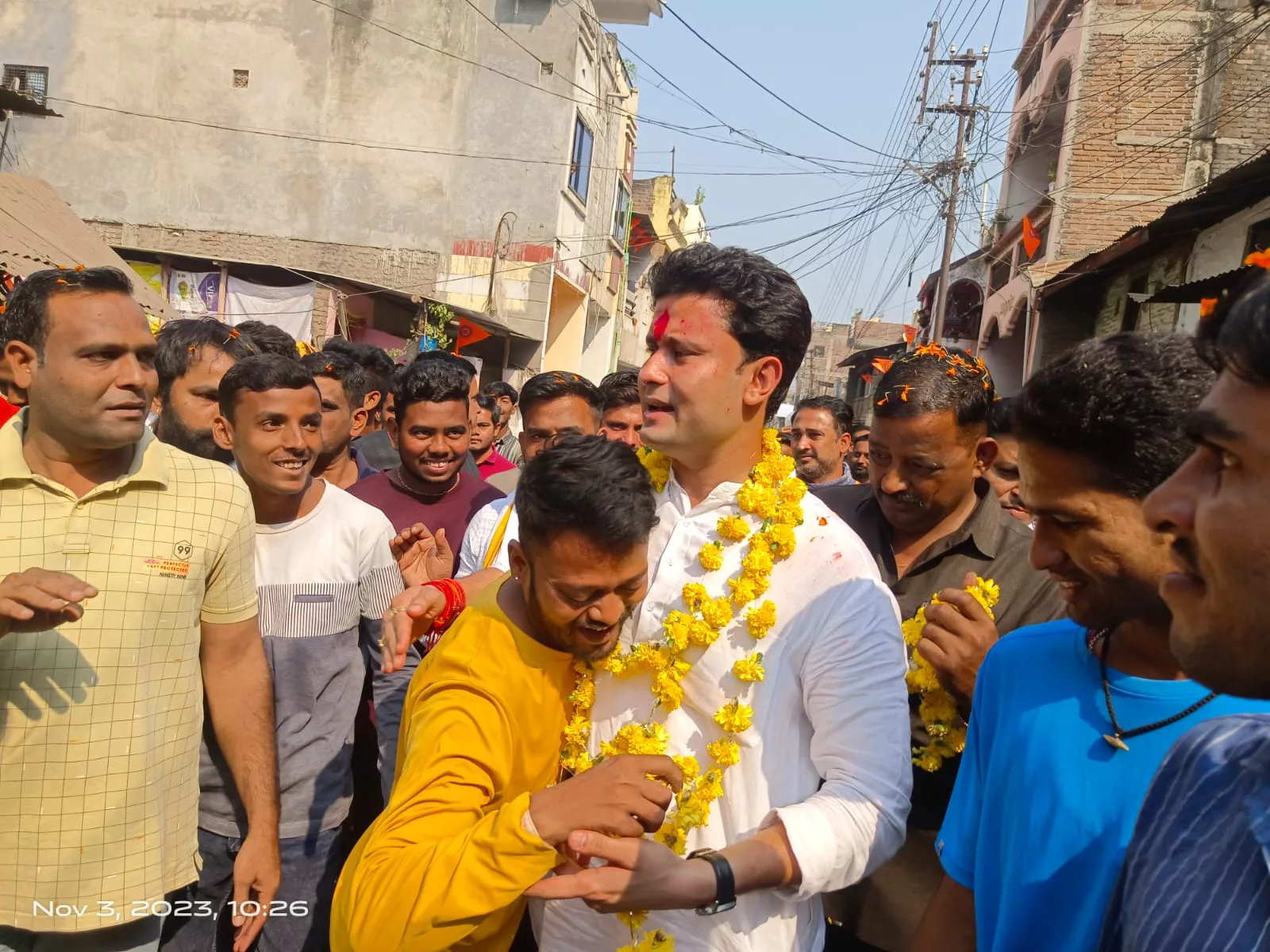 भाजपा से बागी निर्दलीय उम्मीदवार हर्षवर्धन सिंह चौहान ने किया जनसंपर्क | New India Times