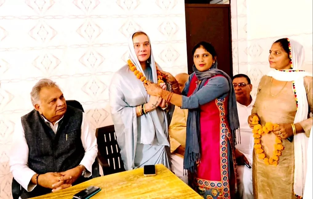 मोनिका यादव ने अपने दलबल के साथ रालोद का थामा दामन | New India Times