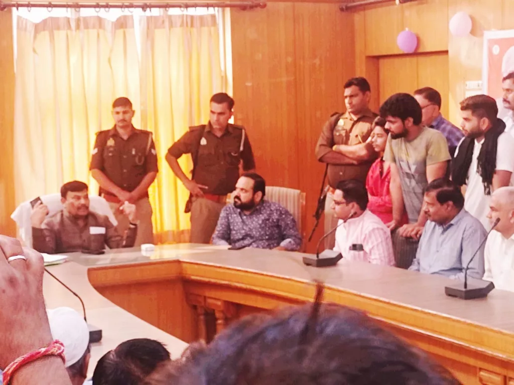 व्यापारियों ने राज्य मंत्री केपी मलिक को कराया समस्याओं से अवगत | New India Times