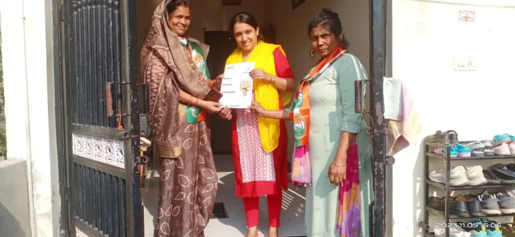 मेघनगर में कांग्रेस का डोर टू डोर तूफानी जन संपर्क 3 मेघनगर में कांग्रेस का डोर टू डोर तूफानी जन संपर्क | New India Times