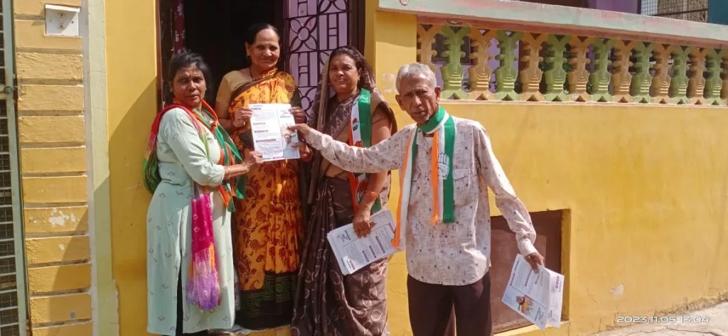 मेघनगर में कांग्रेस का डोर टू डोर तूफानी जन संपर्क 2 मेघनगर में कांग्रेस का डोर टू डोर तूफानी जन संपर्क | New India Times