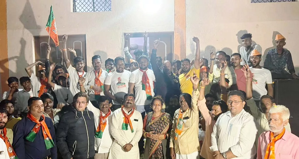 भाजपा प्रत्याशी श्रीमती अर्चना चिटनिस दीदी के समर्थन में सांसद ज्ञानेश्वर पाटिल ने किया जनसंपर्क | New India Times