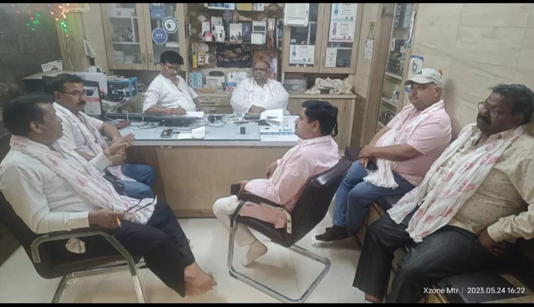 मुकुट व्यापारी के यहां हुए वीभत्स हत्याकांड का शीघ्र पर्दाफाश व अभियुक्तों के खिलाफ कार्यवाही को लेकर उ.प्र. उद्यो0व्या0प्रति0मंडल ने किया रोष व्यक्त | New India Times