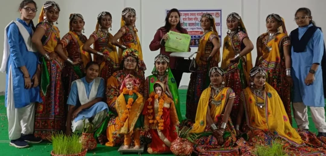 बुरहानपुर की सावित्रीबाई फुले शासकीय कन्या उमावि की बालिकाओं ने इंदौर में आयोजित बाल रंग प्रतिस्पर्धा में लहराया परचम | New India Times