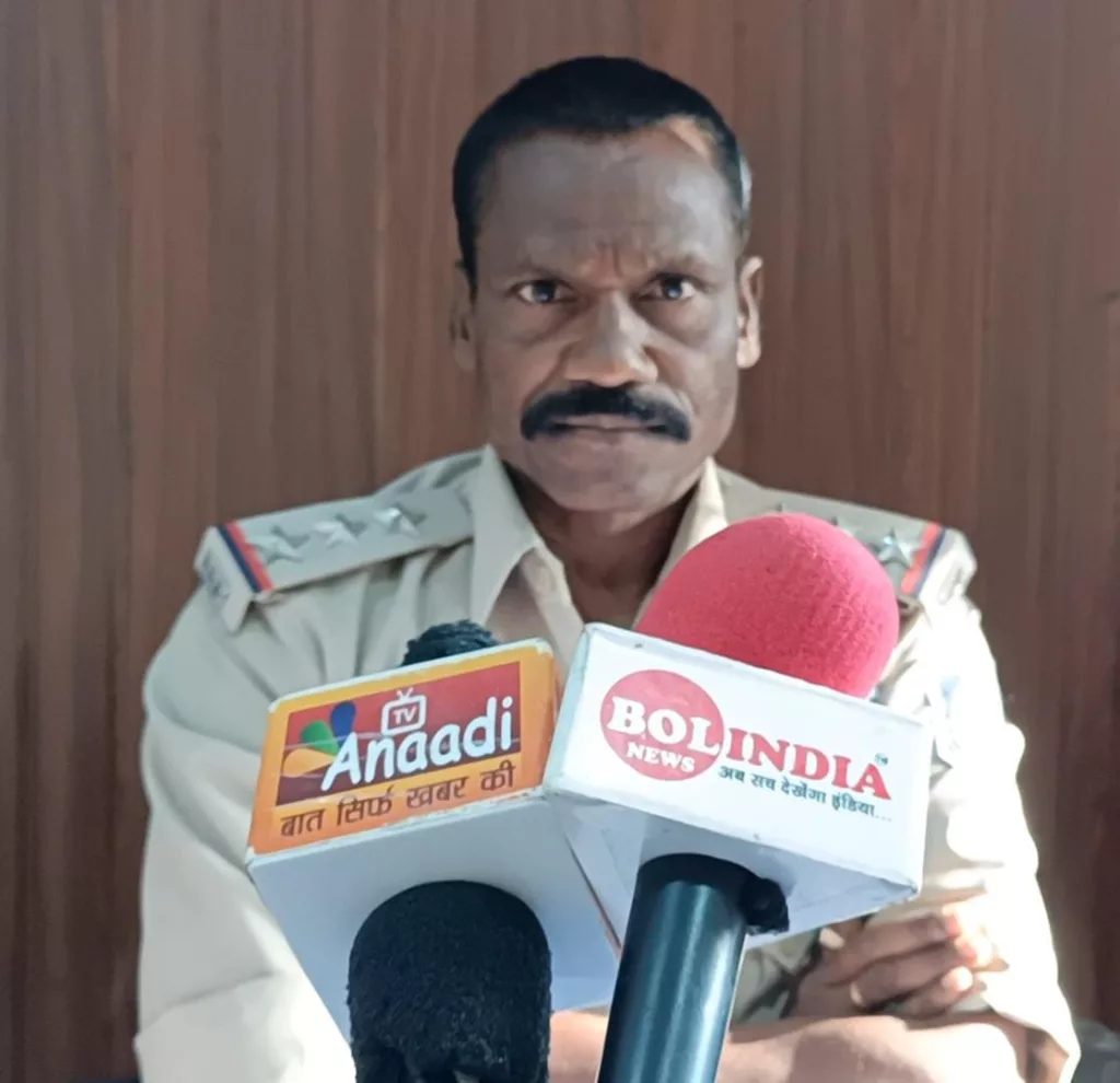 अवैध रेत परिवहन करते हुए ट्रैक्टर ट्राली थाना प्रभारी ने की जप्त, अवैध रेत माफियाओं पर पुलिस की है पैनी नजर | New India Times