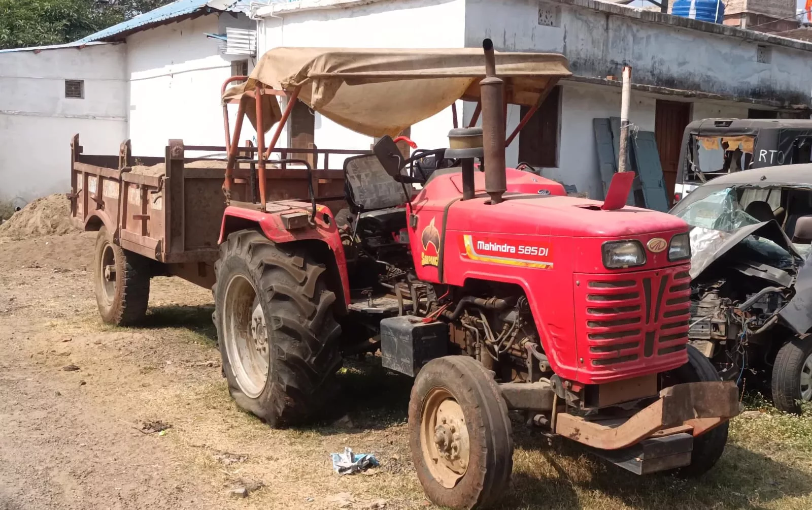 अवैध रेत परिवहन करते हुए ट्रैक्टर ट्राली थाना प्रभारी ने की जप्त, अवैध रेत माफियाओं पर पुलिस की है पैनी नजर | New India Times