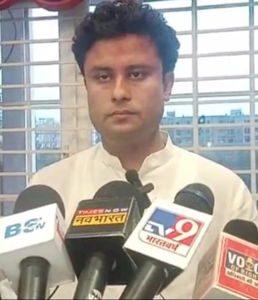 भाजपा प्रत्याशी की शह पर निगमायुक्त के इशारे पर निजी संपत्ति पर लगे हमारे झंडे, बैनर निकालकर फेंक रहे निगम कर्मी: हर्षवर्धन सिंह | New India Times