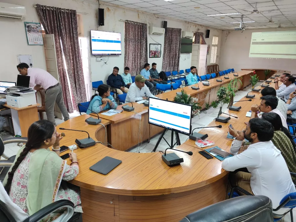 कलेक्टर सभा कक्ष में ईवीएम एवं वीवीपैट मशीनों का किया गया द्वितीय पूरक रेण्डमाईजेशन 2 कलेक्टर सभा कक्ष में ईवीएम एवं वीवीपैट मशीनों का किया गया द्वितीय पूरक रेण्डमाईजेशन | New India Times